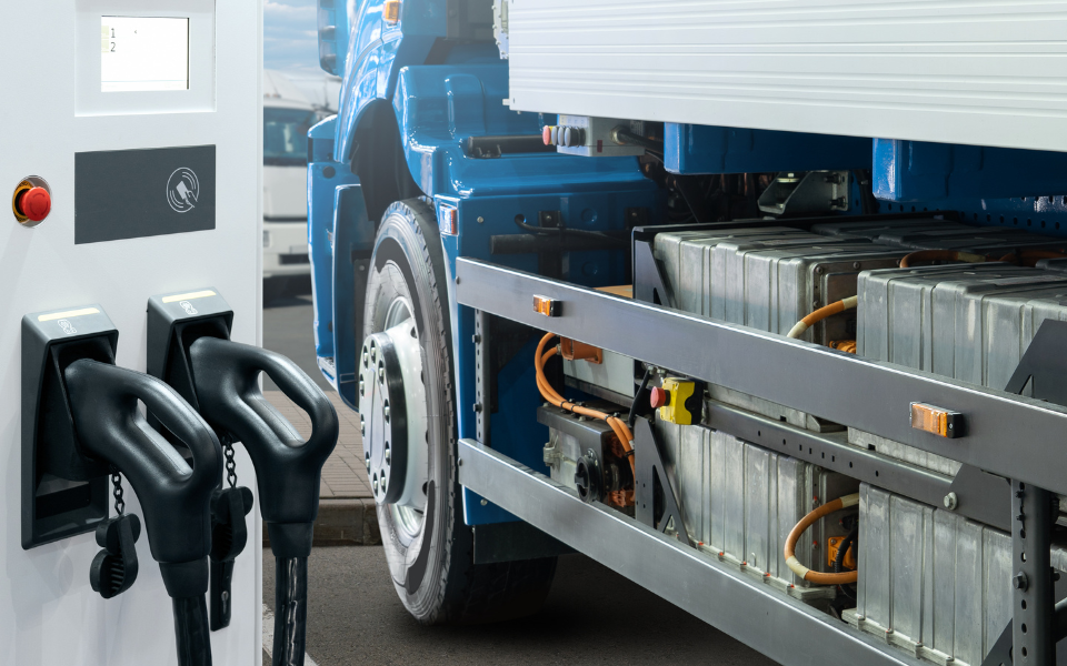 Strategien für den Ausbau der E-Lkw Ladeinfrastruktur in Europa