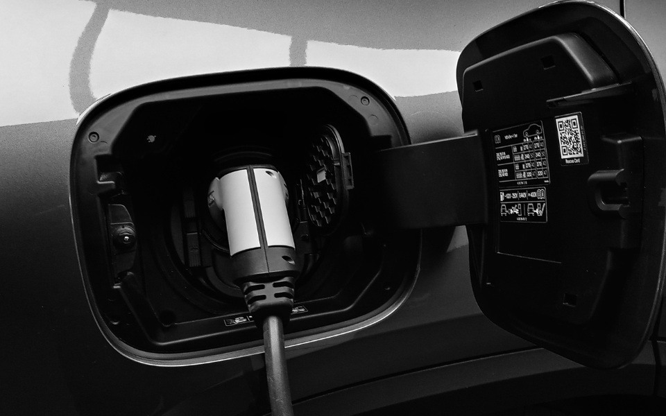 Mobilität: Veränderte CO₂-Bewertung bei Plug-in-Hybriden