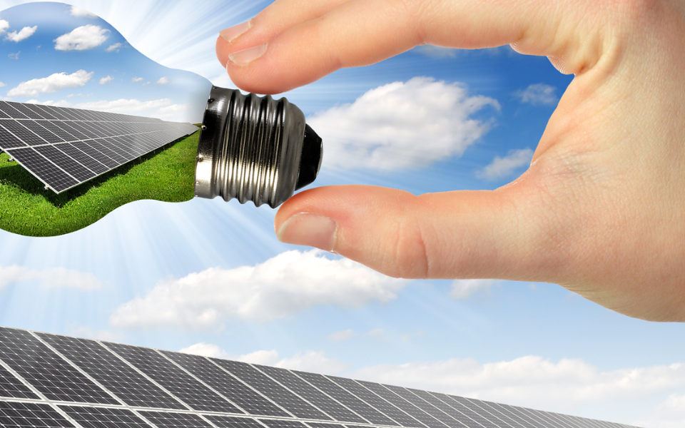 Wie Unternehmen Kosten und Emissionen mit Erneuerbaren Energien reduzieren