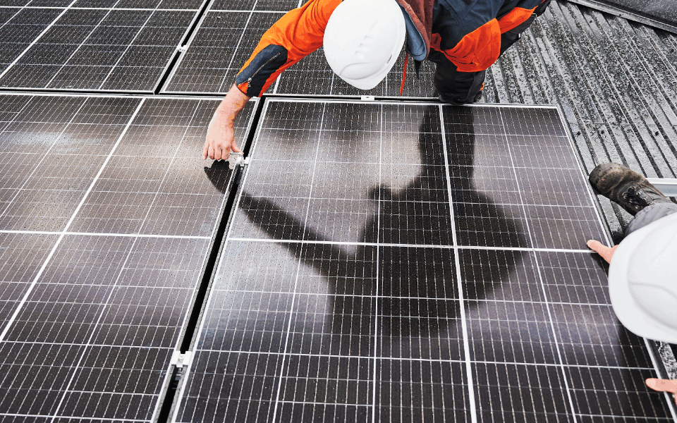 Solarstrom für Unternehmen: B2B-Verkauf optimieren