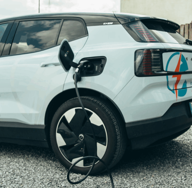Elektroauto steuerfrei laden: Abrechnung Arbeitgeber & zuhause