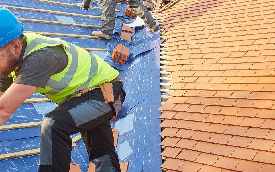 Indach-Photovoltaik: Kosten, Ertrag und Eignung