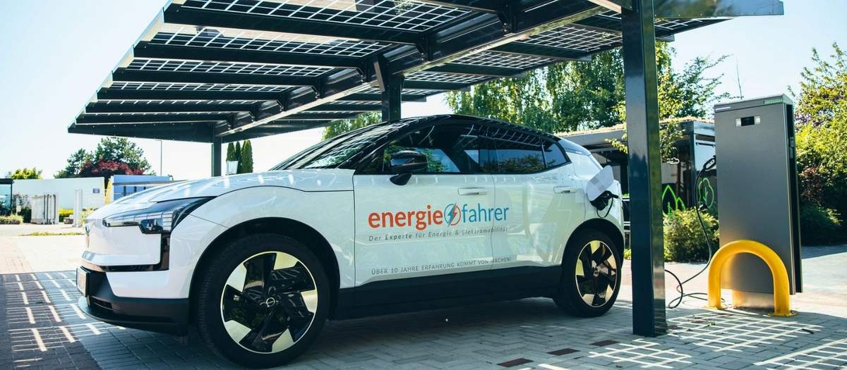 Gewerbliche Ladeinfrastruktur mit Solar-Carport und Elektrofahrzeug – energiefahrer.de Harald M. Depta