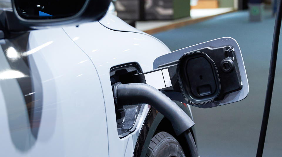 Plug-in-Hybrid-Fahrzeuge: Zwischen Versprechen und Realität