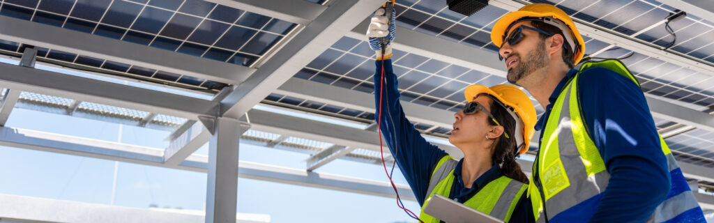 Solarpflicht Dachsanierung Gewerbeimmobilie: Fristen im Überblick